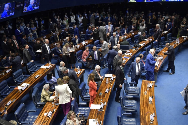 Senado aprova reforma tributária e texto retorna para a Câmara